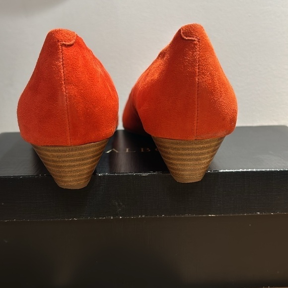 Talbots ladies wedge dress shoes size 9.5. Orange suede. Preowned good condition - Picture 7 of 16